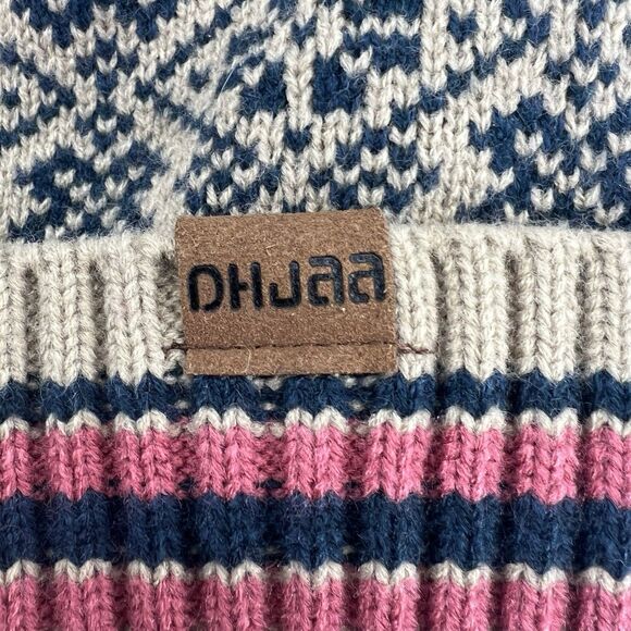 Knitted Beanie Hat Fleece Lined Pom Pom Stretches To Fit Most Snowflake Pattern - Picture 2 of 5